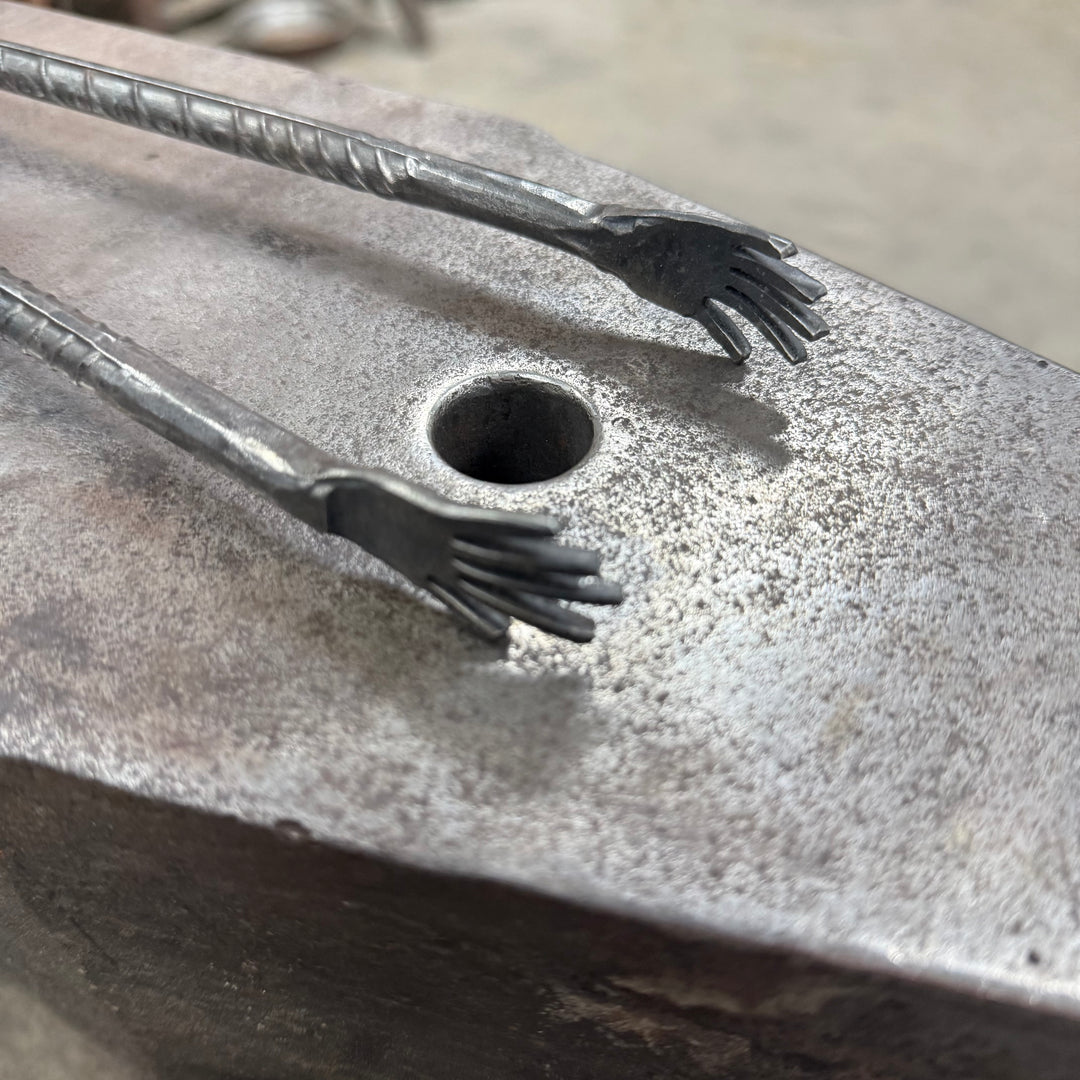 Helping hand rebar tongs