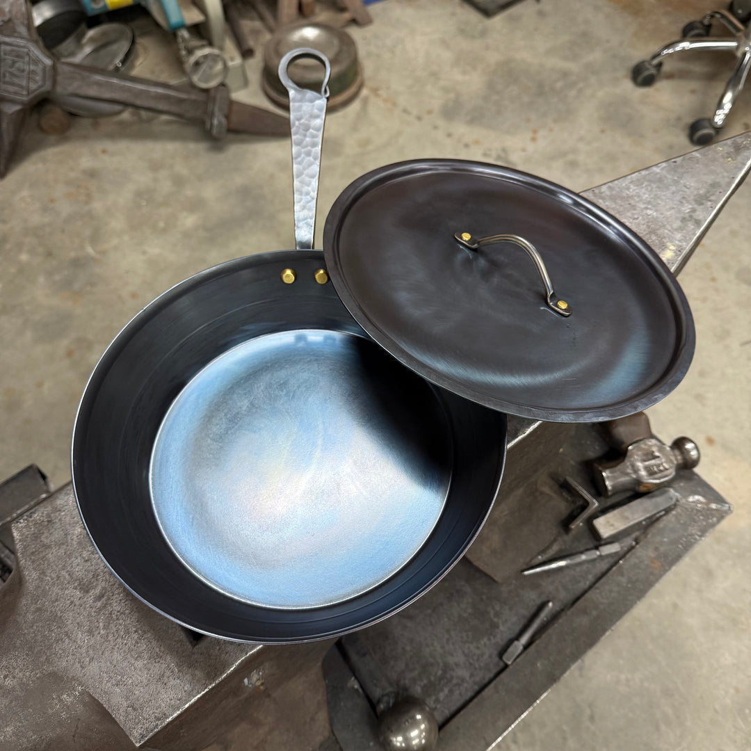 10" Deep Dish Pan with Lid